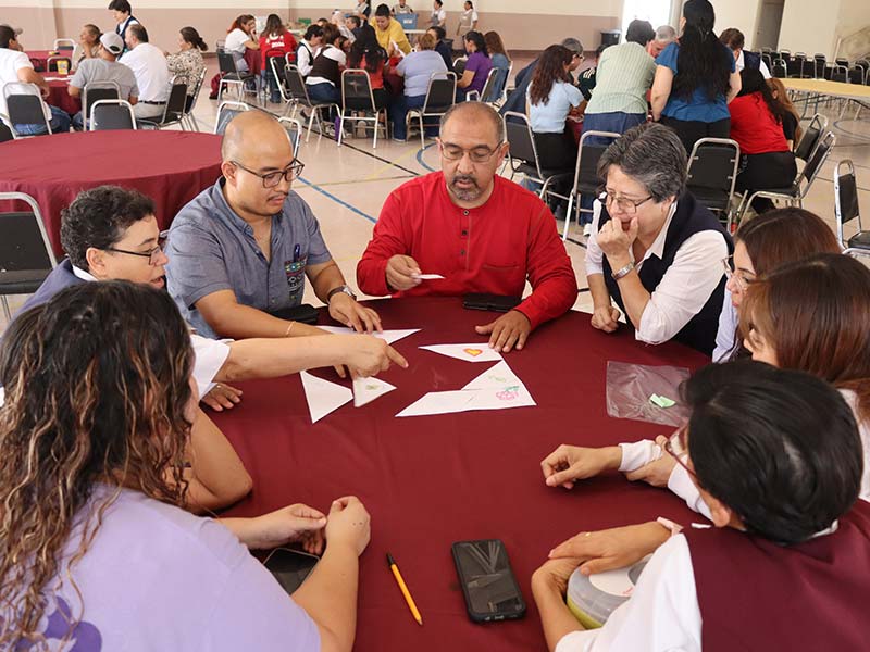 Comunidad Educativa en Marcha: La Academia de Villa de Matel da la Bienvenida a su Personal